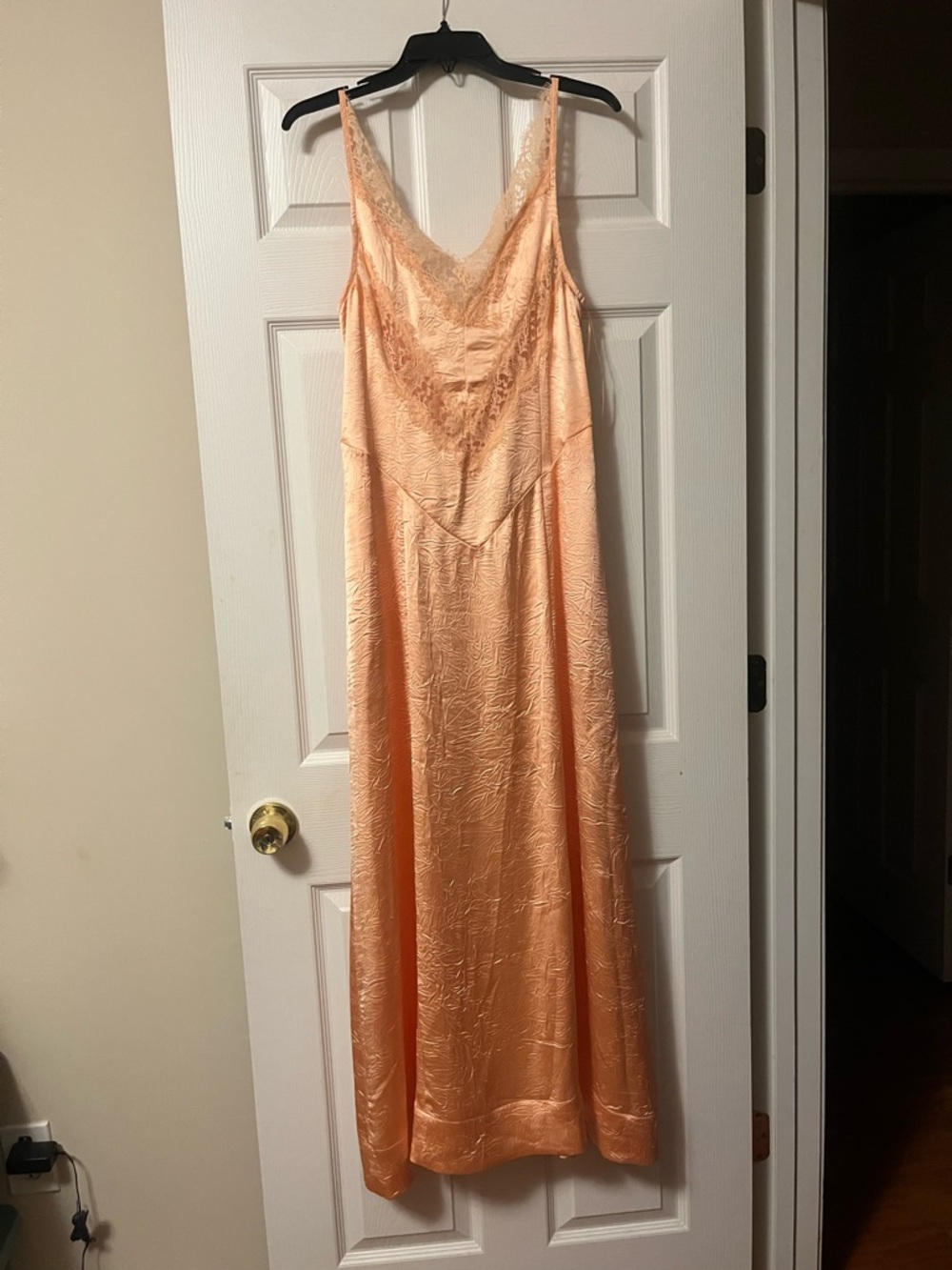 Free People Maybe Forever Maxi Dress Lace Trim Crinkle Satin Peach Size 6 - Picture 7 of 9